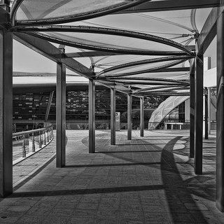 Главный вход в Ferrari World