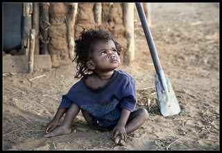 Иногда, количество домов этого поселения не превышало и трех дворов. Многие люди Центральной части живут в невероятной бедности, я бы сказала- просто катастрофической.