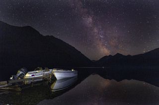 Нижнее Мультинское озеро и Млечный путь. Алтай