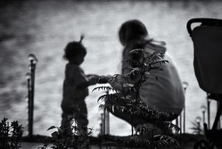 black and white photos,children and the city