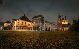 Ноябрьский вечер в Крутицком подворье