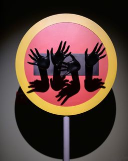 Руки цензуры