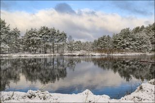 Не на долго тяжёлые облака расступились и тёплый свет нарисовал свою картину