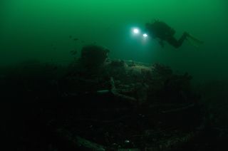 Над котлами миноносца