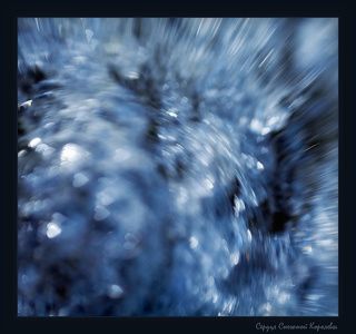 Сердце Снежной Королевы (Снято у ручья. Насадка диафрагмы в виде сердечка)