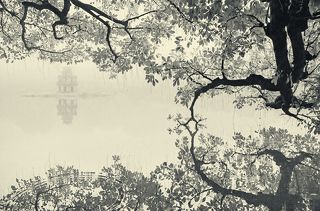 Озеро Хоан Кием (вьетнамский: HO Хоан Кием, что означает \