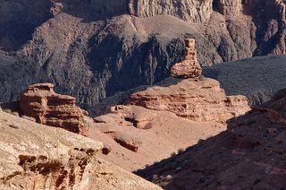 И как этот сапог держится только!
