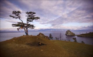 ...у потухшего костра