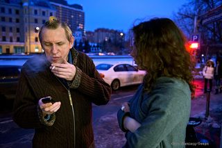 Олег Гаркуша – шоумен, музыкант, визитная карточка группы «АукцЫон». Символ, пожалуй, всего ленинградского рок-н-ролла. Именно благодаря ему концерты группы «АукцЫон» стали тем эксцентричным шоу, что они представляет собой сейчас.