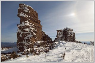 03 Скалы Верблюды уже не поражают морозным убранством и даже как будто изменили свой цвет…