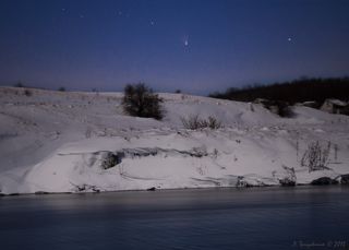 Сложение снимков: для неба (iso 800, 3 c) и поверхности (iso 200, 30 с)