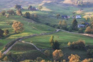 Холмы, заборчики, живность пасется. Красота!