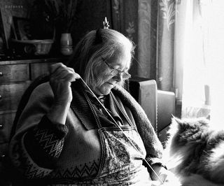 вот так всю жизнь непокладая рук...