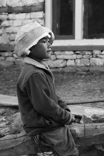 Девочка с мелками.