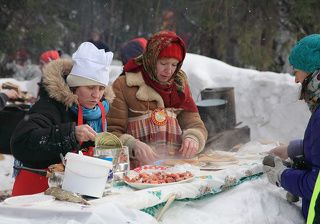 Вам блины с икоркой, с рыбкой или как?
