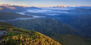 На горизонте Главный Кавказский хребет