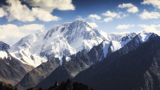 пик Джигит, 5170м. На него проходят самые сложны маршруты в Терскее.