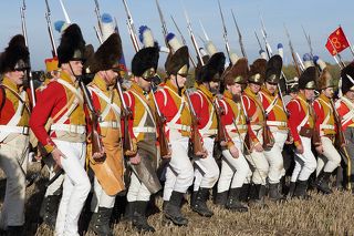 Более 6000 реконструкторов из 28 стран участвовали в воспроизведении битвы.