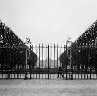 Вид на Пантеон из переулков. Париж.