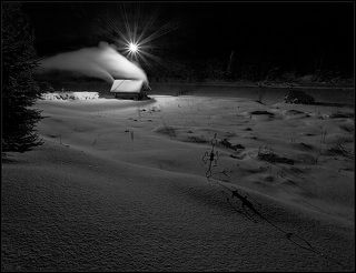 Банька моя, и окраина старого сельского кладбища, что всего в 20 метрах от дома начинается...