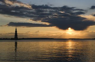... и украшало его до вечера...