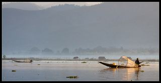 Мы спрашивали их ....улов за день составляет 3-5 рыбы!!!
и смех и слезы....и Тени Инле.....