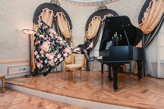Piano play