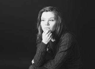 Мария. Актриса Нижнетагильского Театра Кукол. Изначально хотела быть драматической актрисой, но судьба 
распорядилась иначе, и Маша об этом совсем не жалеет. Скрип мела по школьной доске - самый ненавистный звук.