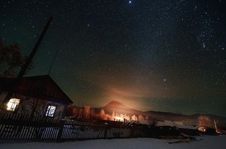 действие первое. 
31 декабря. Уииииииии!!!! Куранты бьют! Новый год к нам мчится! Проехать около 1000 км г. Томск- п. Мульта чтобы в 00:00 увидеть такой космос над головой - именно этого мне и не хватало для полного счастья в жизни)