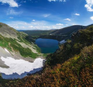 Вид с перевала Караташ на озеро Хунухузух.