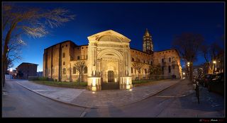 Считается, что базилика Сен-Сернан (basilique Saint-Sernin) - одна из самых красивых церквей Франции в романском стиле. В 11-м веке здесь располагалось бенедиктинское аббатство. Оно служило кровом путешественникам  по дороге в Испанию.