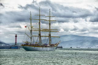 Румын 75 лет, корпус ещё клёпаный