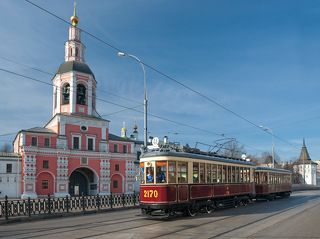 Трамвай КМ и КП у Данилова монастыря