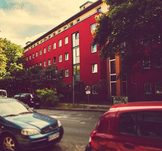 Яркий жилой дом. Скажи нет скучным расцветкам.