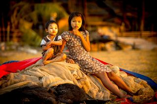 Рыбацкие дети. Нгапали.