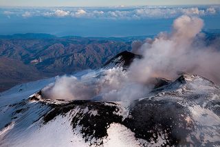 Кузница Вулкана. По верованию древних, Этна была кузницей Вулкана – бога огня и покровителя кузнечного ремесла.