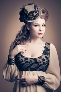 c первого занятия базовой группы моего фотокурса, модель-визажист Крошка Де Пирожка, образ предоставлен Лялей Бежецкой

http://www.igoralekseev.com/blog/education/zapis-na-blizhajshie-fotokursy/