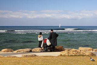 На берегу Средиземного моря.