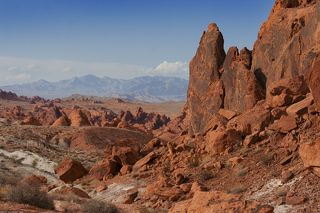Долина Огня  один из самых старых парков в Неваде, открытый в 1935 году.