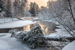 Когда река еще невстала