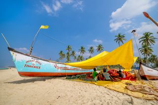 Рыбаки отдыхают. Colva Beach. South Goa.