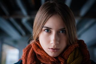 Раньше я любил снимать портреты под мостом. Там всегда приятный свет.