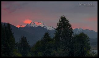 В тот день к вечеру небо довольно плотно затянуло тучами, и никто и не думал уже увидеть что-нибудь интересное. И тут вдруг вопль \