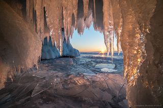 Гроты изо льда и света...
