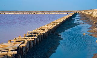 02 Нашей основной целью было посещение места добычи морской соли. Оно встретило нас примерно так. Вроде бы, ничего особенного…