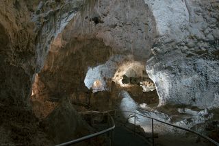 Для посетителей открыта только несколько залов, но их площадь настолько велика, что здесь могут поместиться несколько трансатлантических лайнеров.