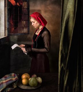 Девушка, читающая письмо у открытого окна.
По мотивам одноименной картины Яна Вермеера (1657)