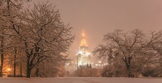Первый снегопад (фокусное 10 мм ночью под снегопадом).