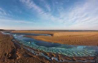 Утро на берегу.
Объектив фишай.