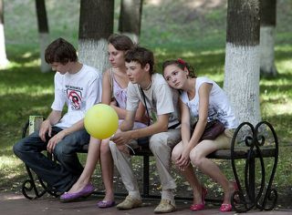 Уже устала молодежь :)